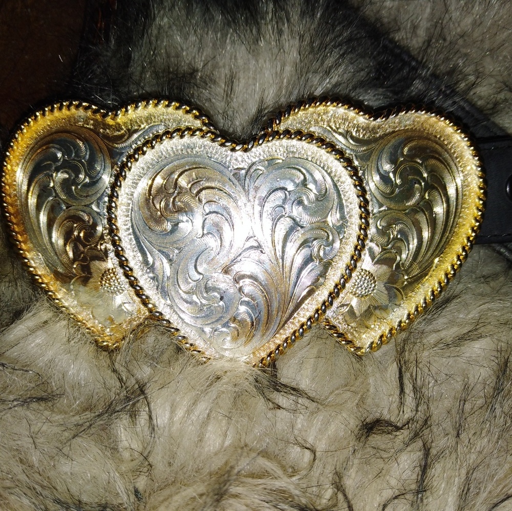 💙Vintage 1980s Triple heart skirt belt - Picture 5 of 7